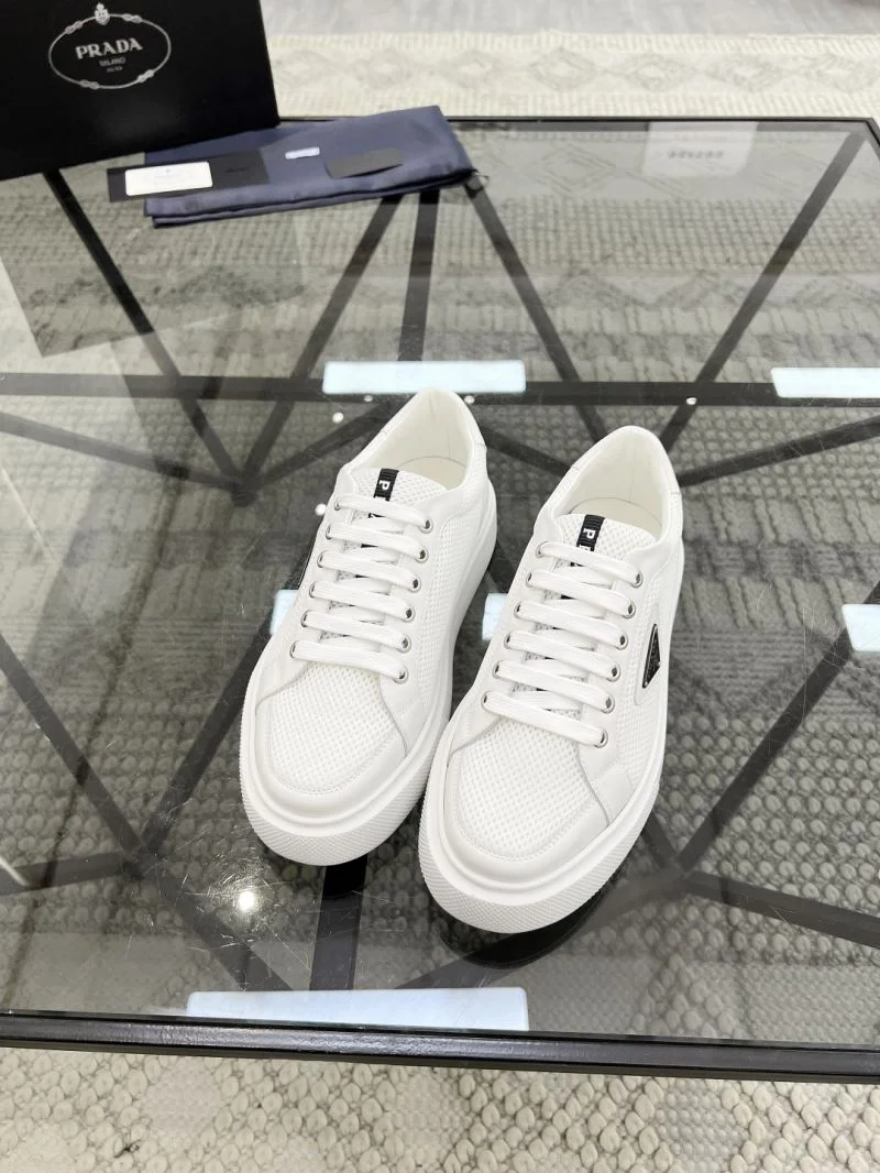 Prada Low Shoes Unisex 33778