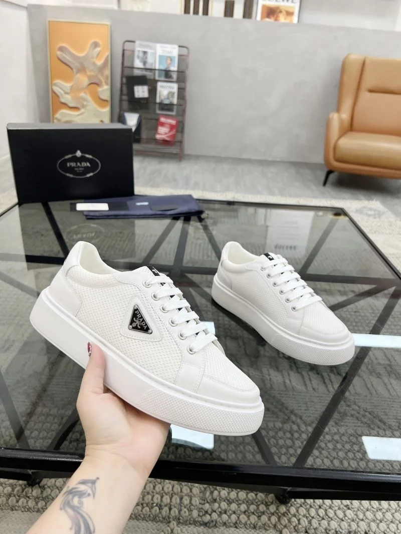 Prada Low Shoes Unisex 33778