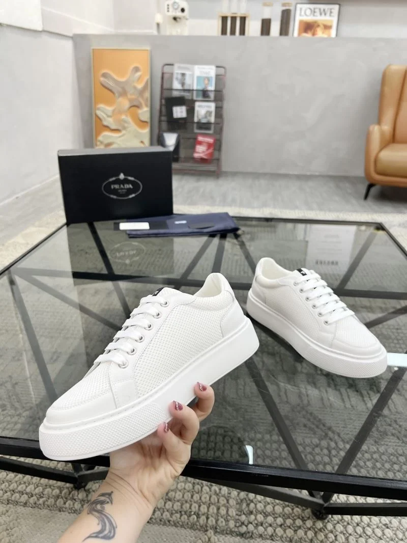 Prada Low Shoes Unisex 33778