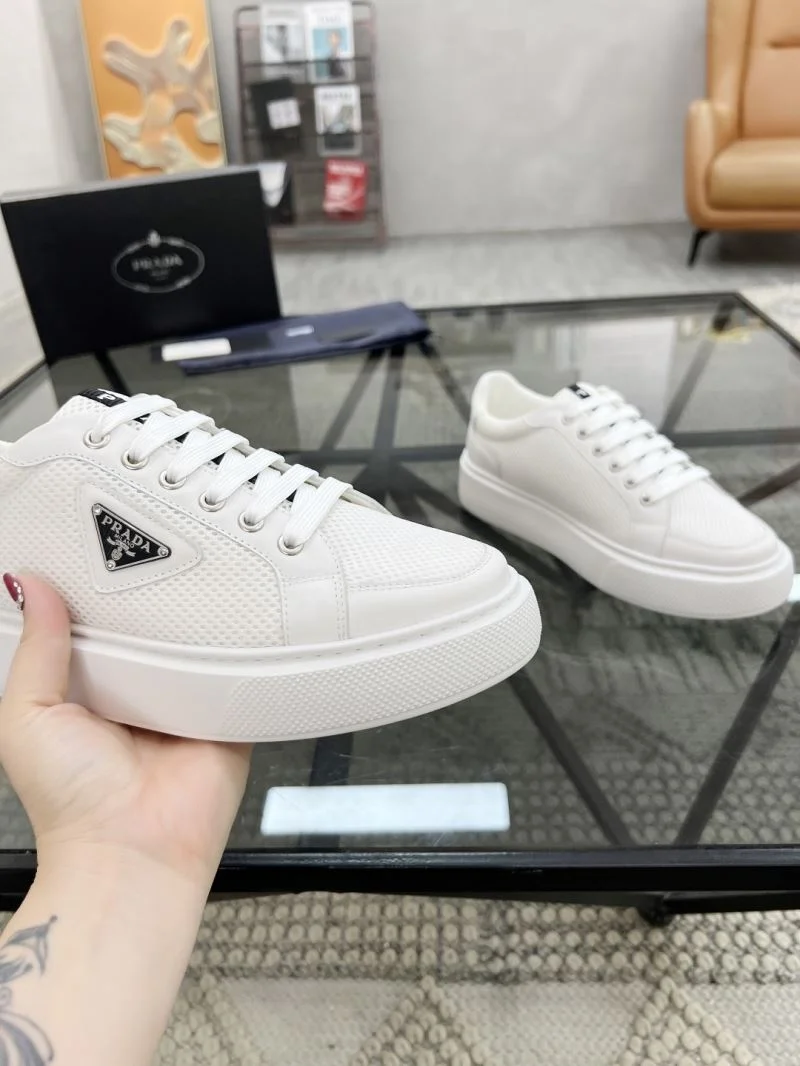Prada Low Shoes Unisex 33778