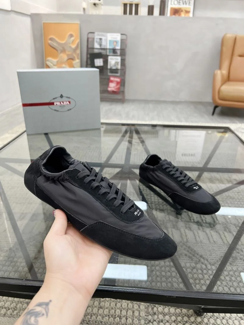 Sporty Prada Low Shoes 33767