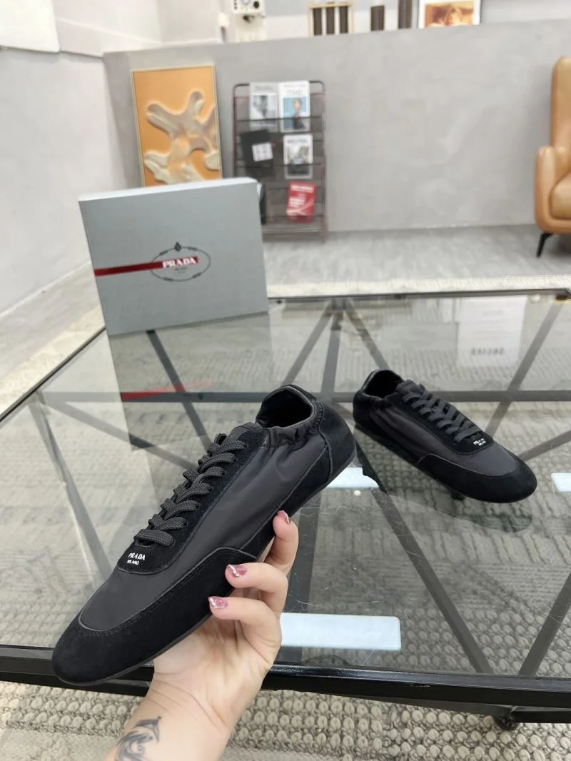 Sporty Prada Low Shoes 33767