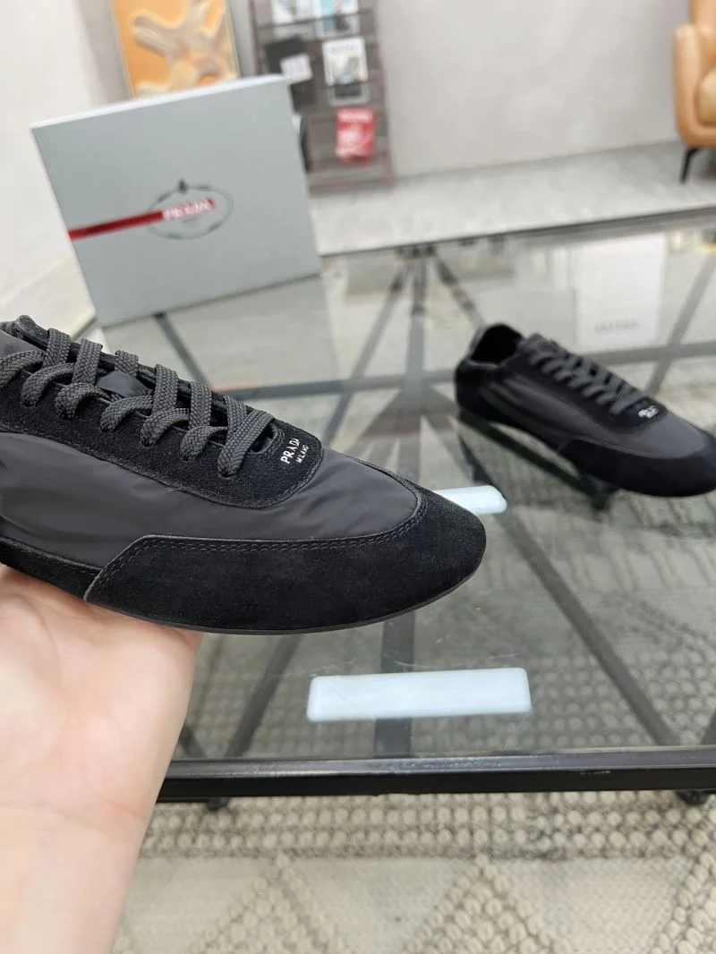Sporty Prada Low Shoes 33767