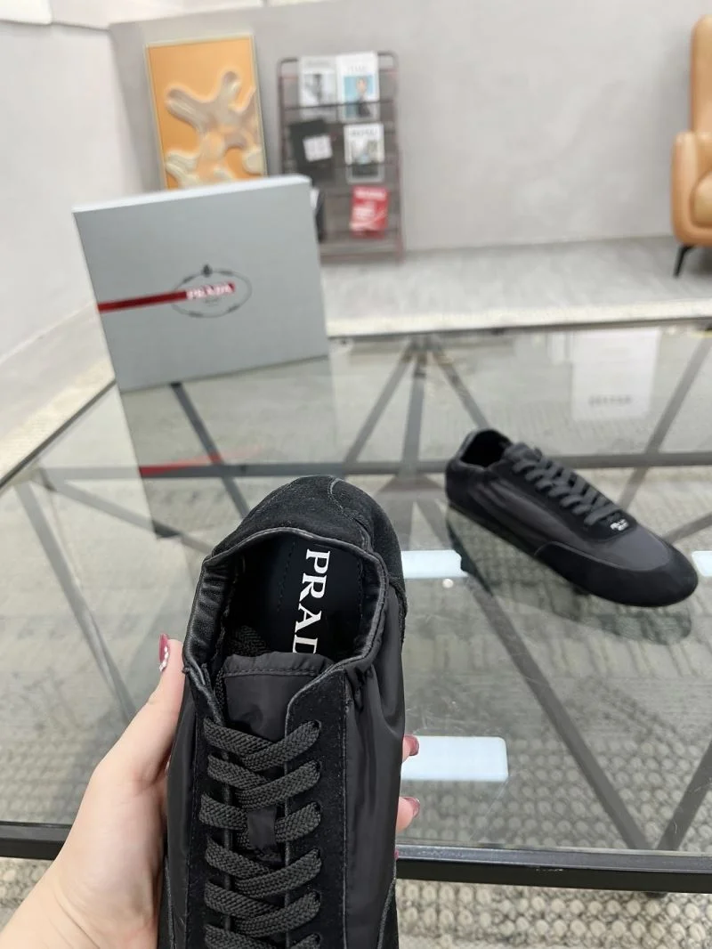 Sporty Prada Low Shoes 33767