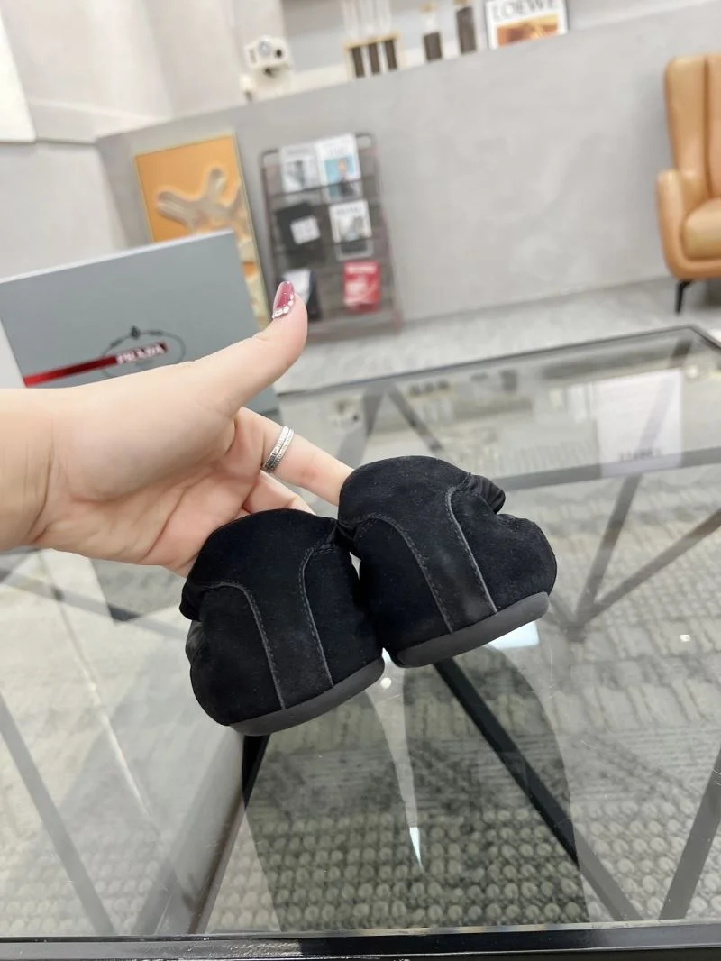 Sporty Prada Low Shoes 33767