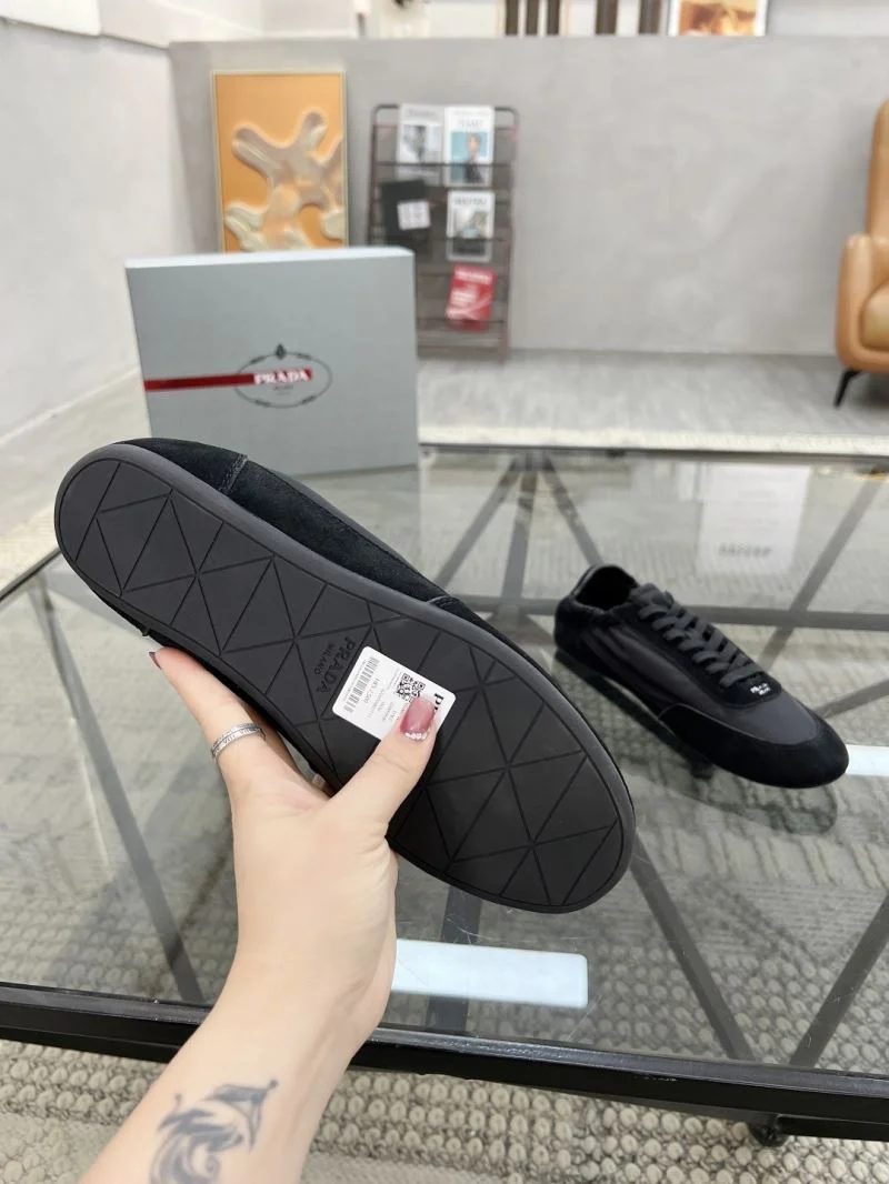 Sporty Prada Low Shoes 33767