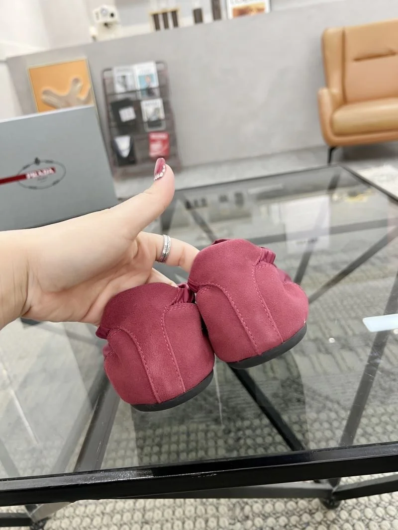 Youthful Prada Low Shoes 33752