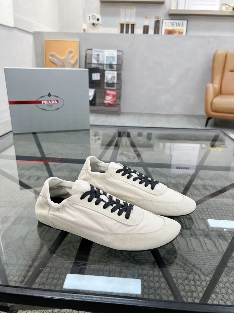 Prada Low Shoes Supportive 33768