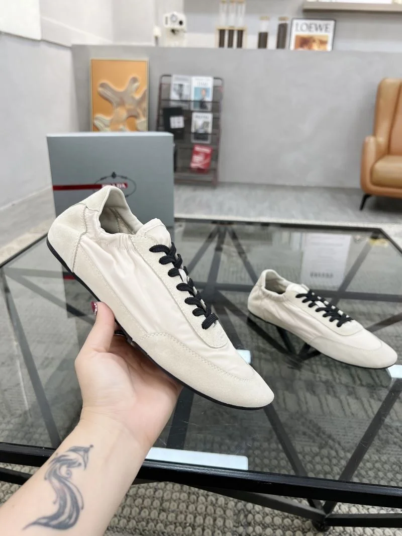 Prada Low Shoes Supportive 33768