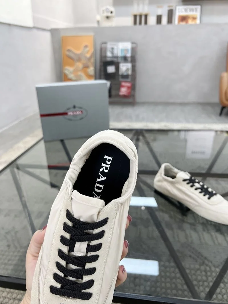Prada Low Shoes Supportive 33768