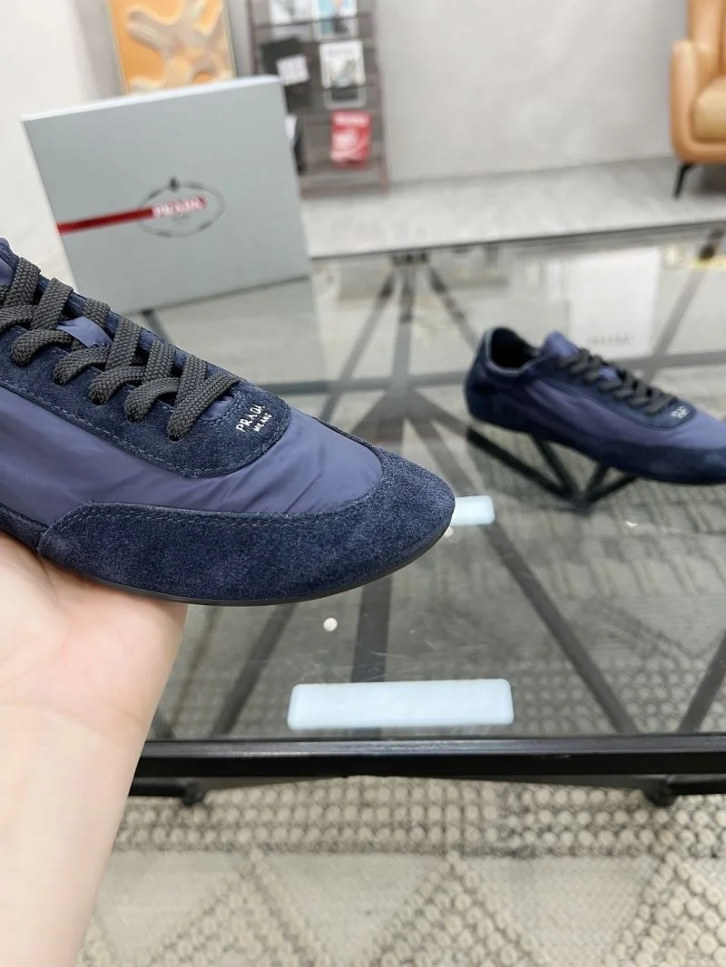 Functional Prada Low Shoes 33774