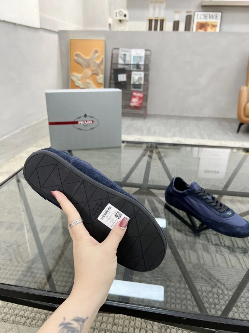 Functional Prada Low Shoes 33774
