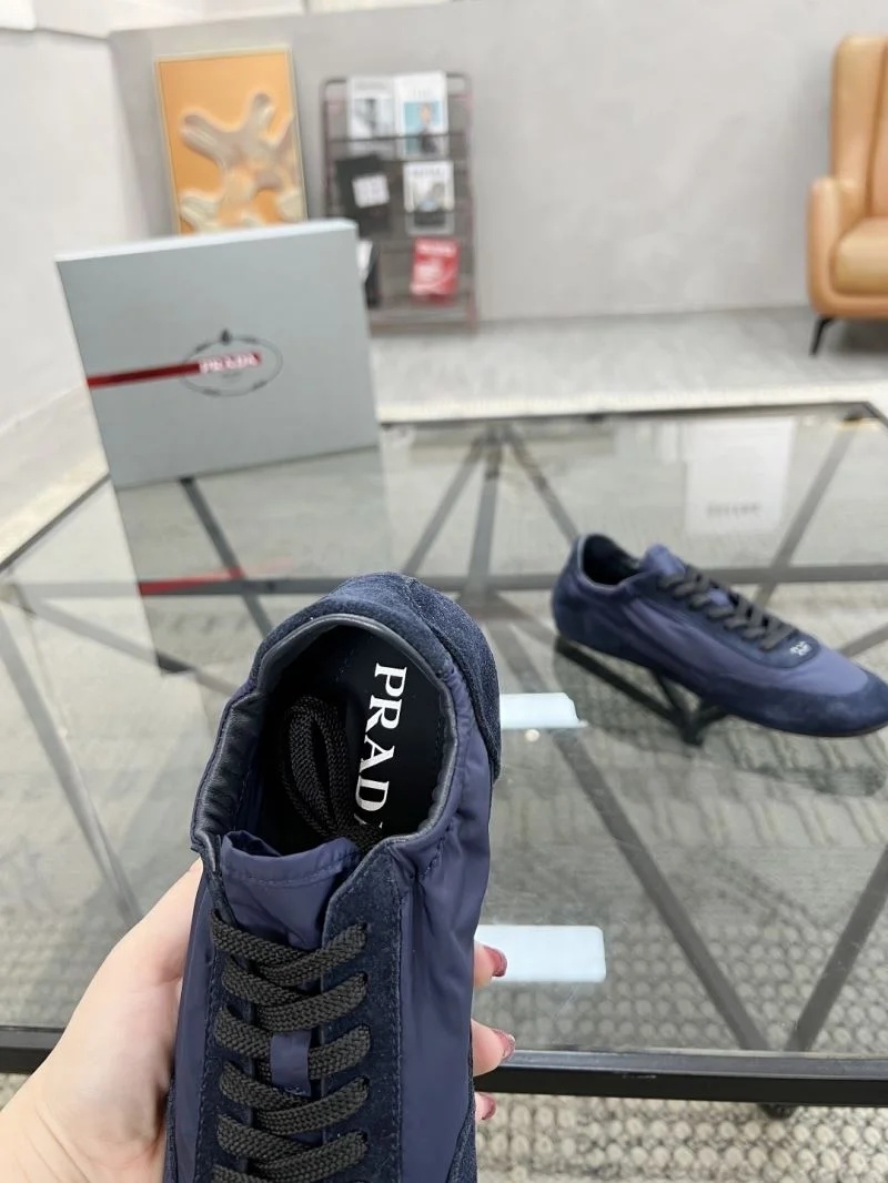 Functional Prada Low Shoes 33774