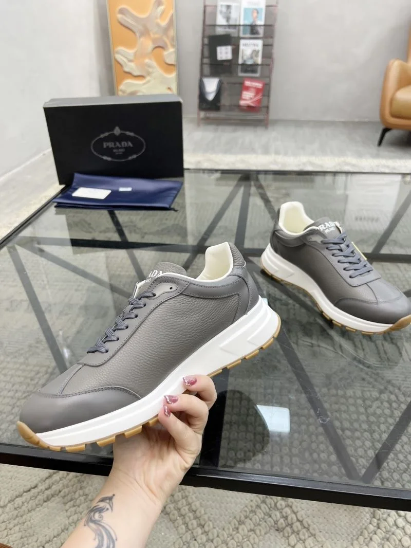 Prada Low Shoes TimelessDesign 33754