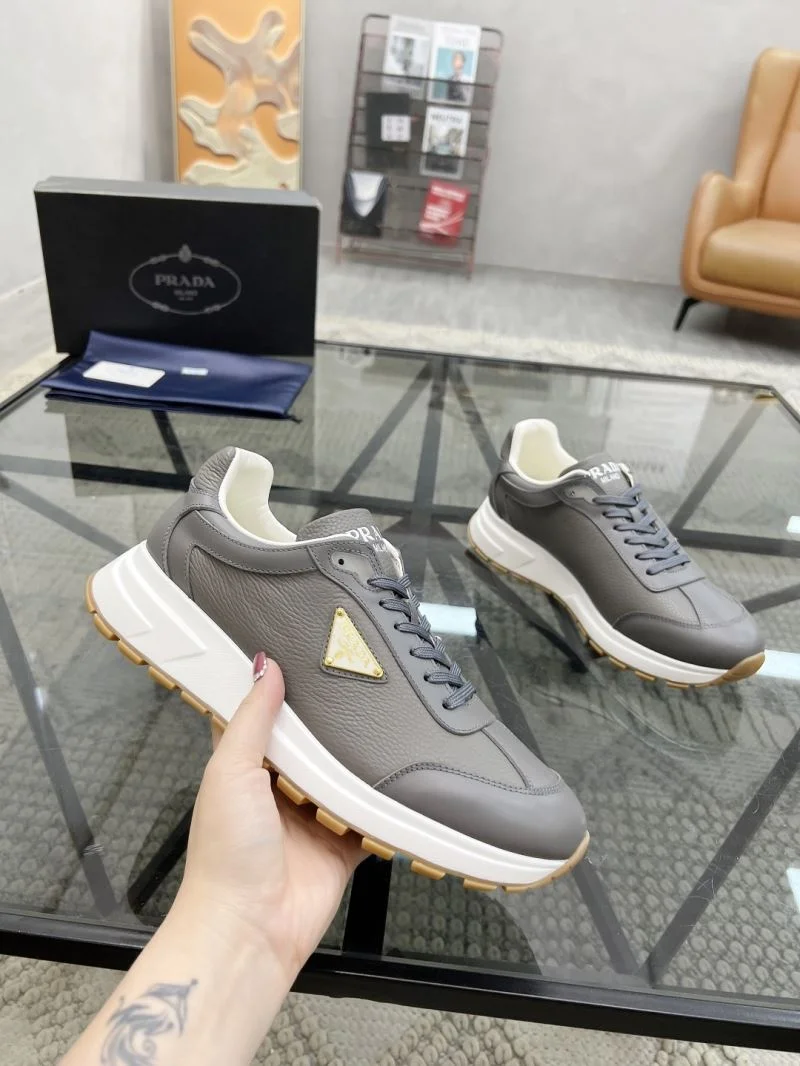 Prada Low Shoes TimelessDesign 33754