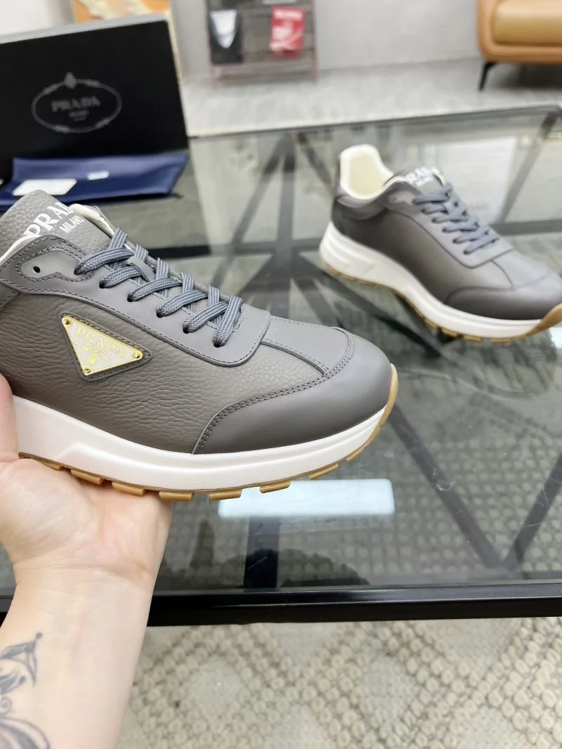 Prada Low Shoes TimelessDesign 33754