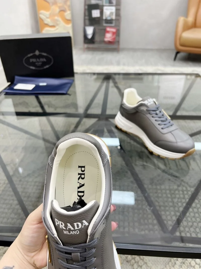 Prada Low Shoes TimelessDesign 33754