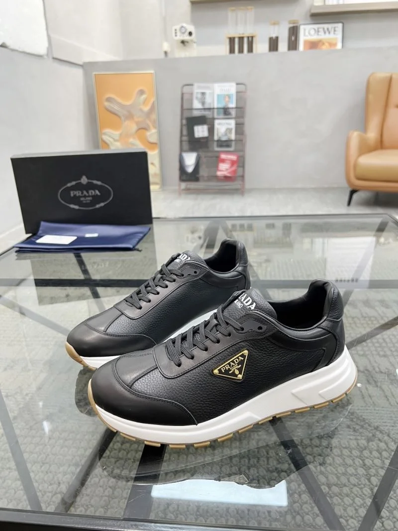 Durable Prada Low Shoes 33746