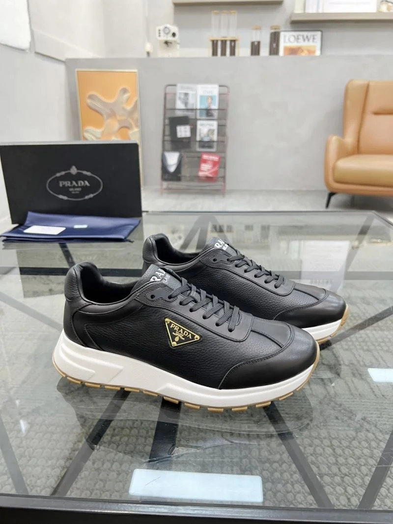 Durable Prada Low Shoes 33746