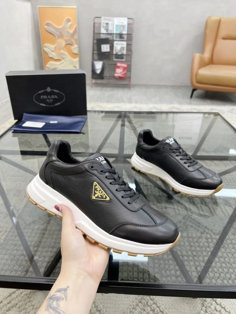 Durable Prada Low Shoes 33746