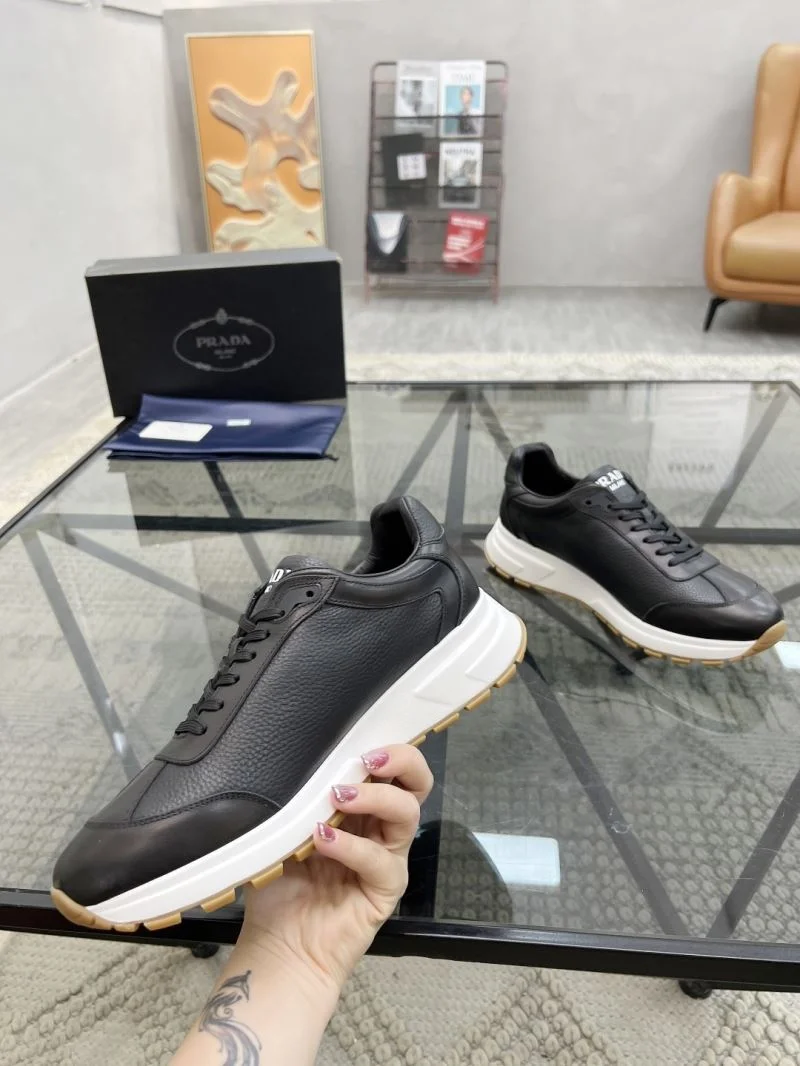 Durable Prada Low Shoes 33746