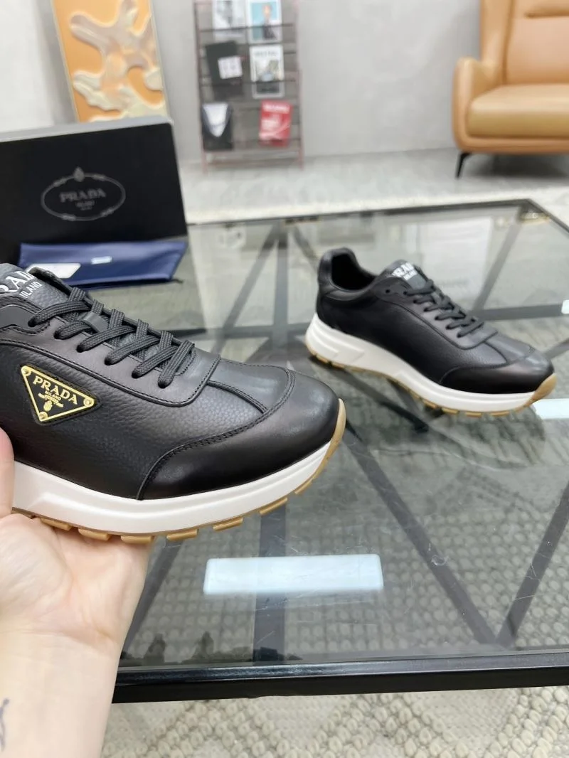 Durable Prada Low Shoes 33746