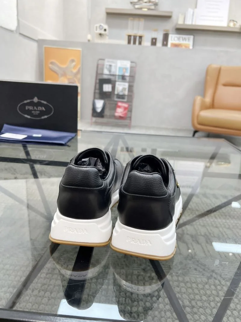 Durable Prada Low Shoes 33746