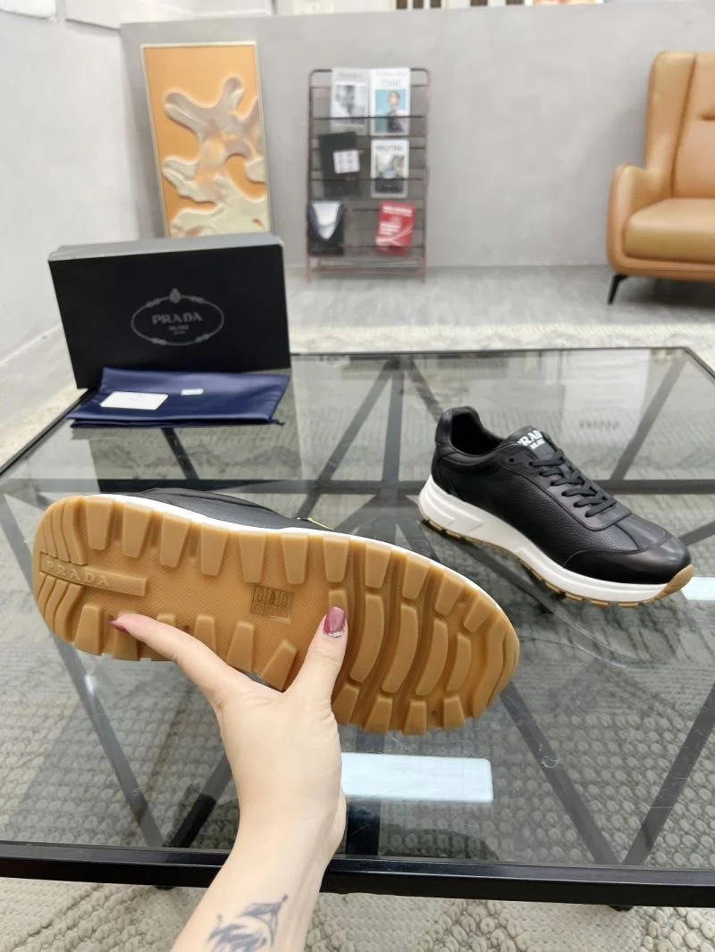 Durable Prada Low Shoes 33746