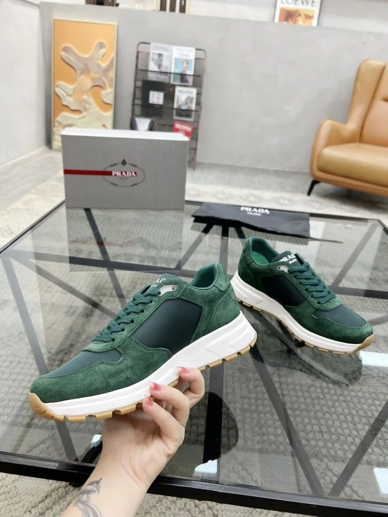 Vibrant Prada Low Shoes 33745