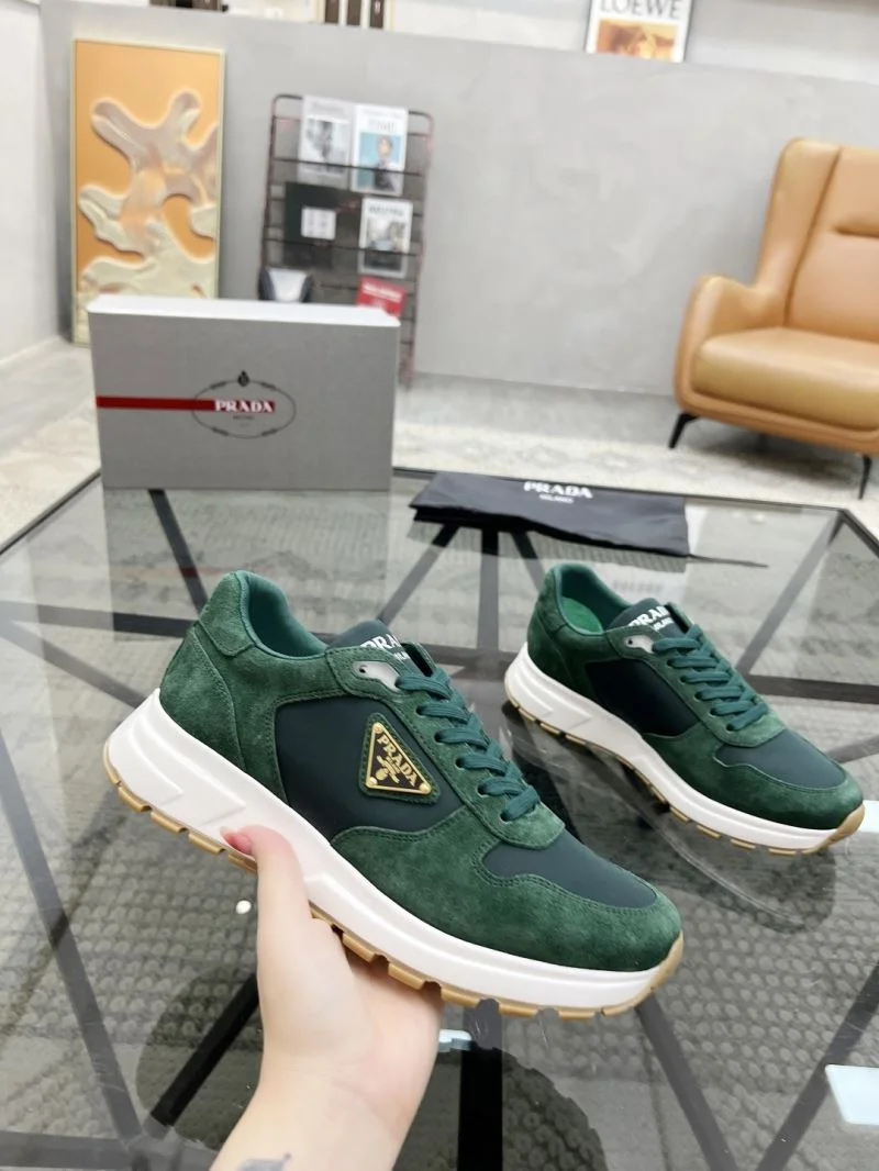 Vibrant Prada Low Shoes 33745