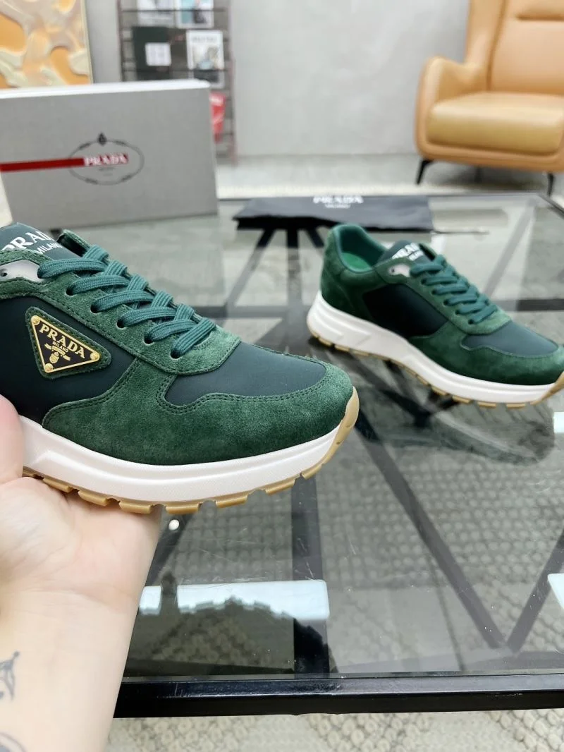 Vibrant Prada Low Shoes 33745