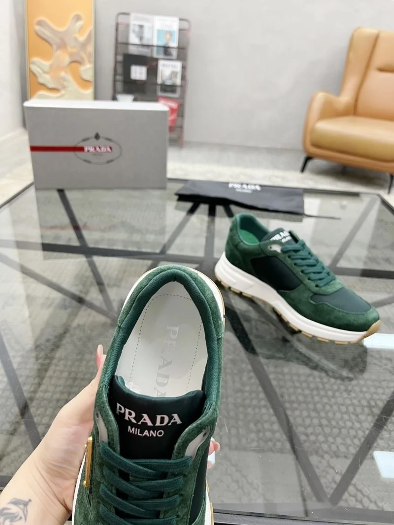 Vibrant Prada Low Shoes 33745