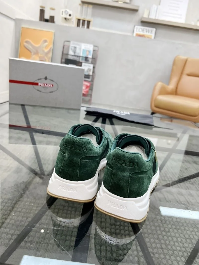 Vibrant Prada Low Shoes 33745