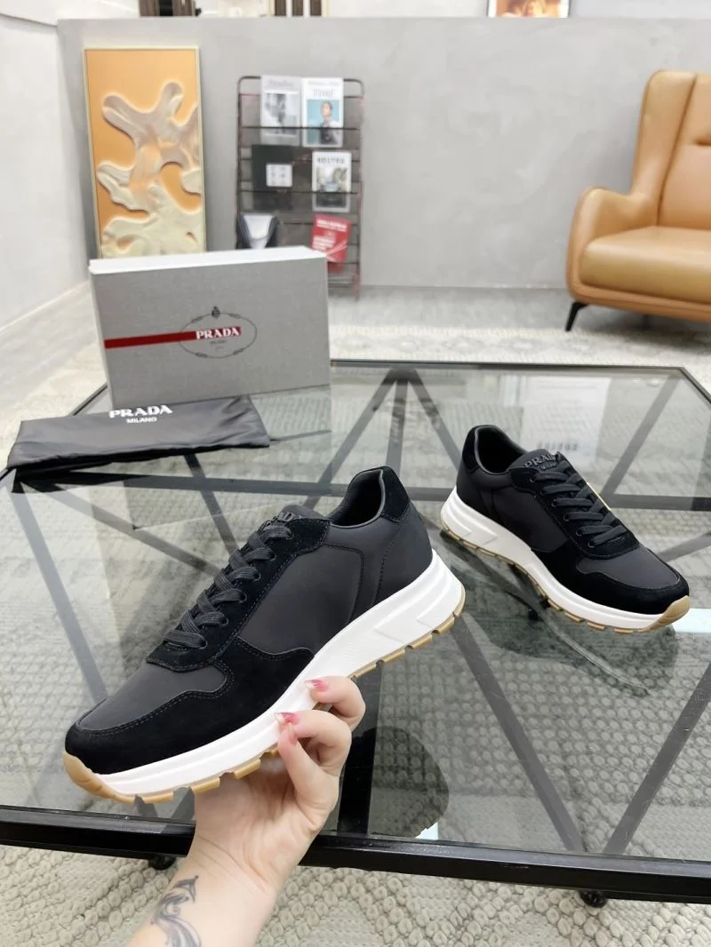 WellDesigned Prada Low Shoes 33739