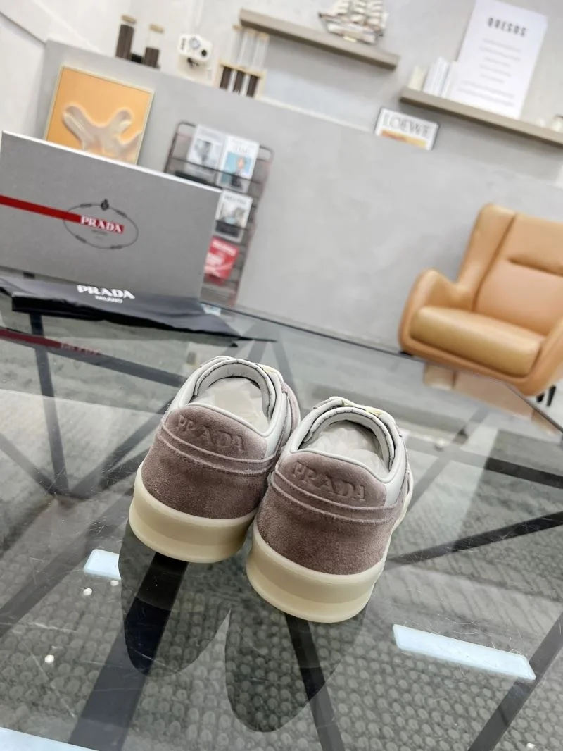 Prada Low Shoes Youthful 33737