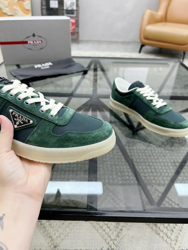 Flexible Prada Low Shoes 33736