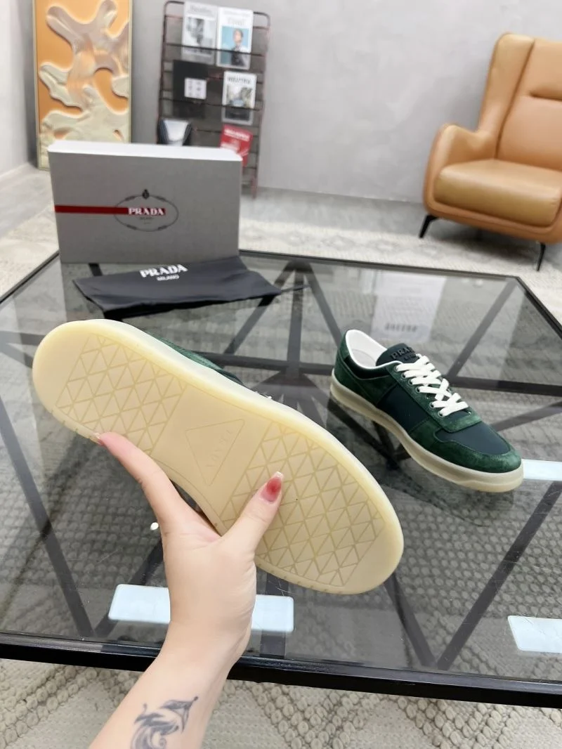 Flexible Prada Low Shoes 33736