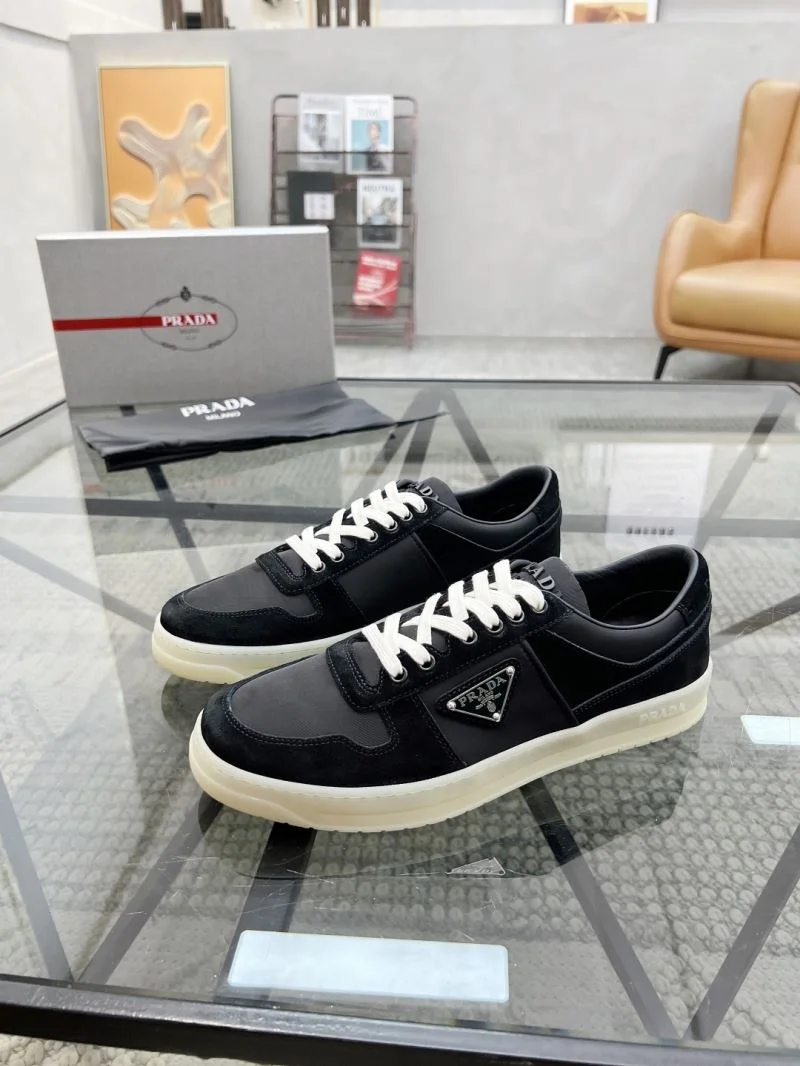 Prada Low Shoes EyeCatching 33733
