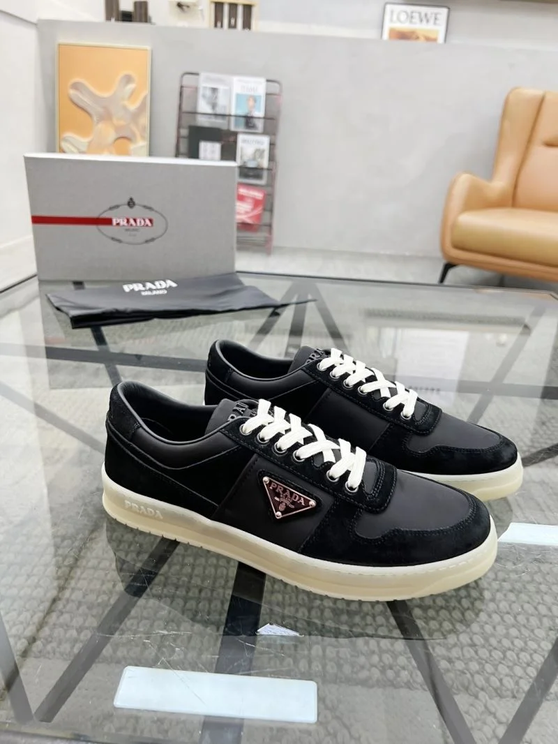 Prada Low Shoes EyeCatching 33733