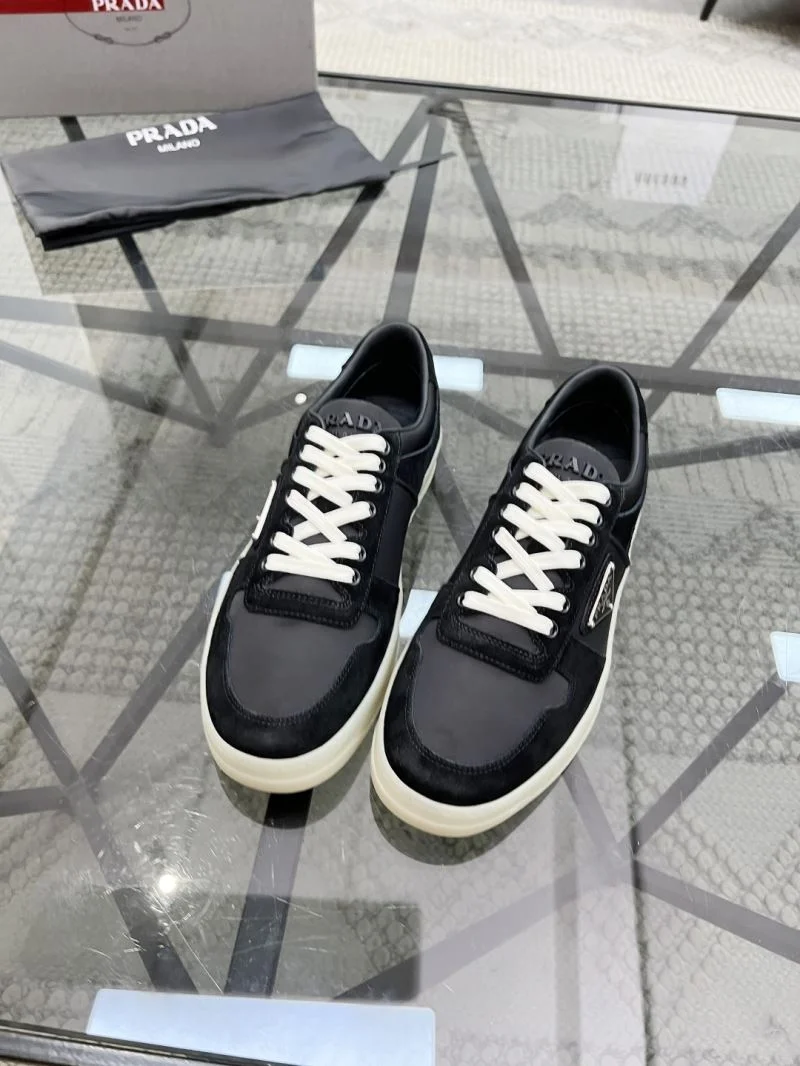 Prada Low Shoes EyeCatching 33733