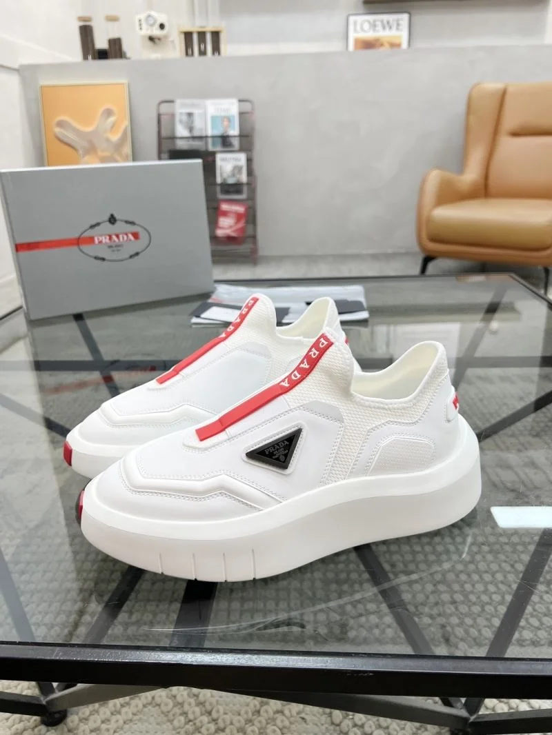 Durable Prada Low Shoes 33724