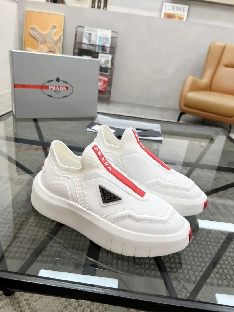 Durable Prada Low Shoes 33724