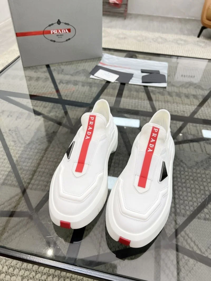 Durable Prada Low Shoes 33724