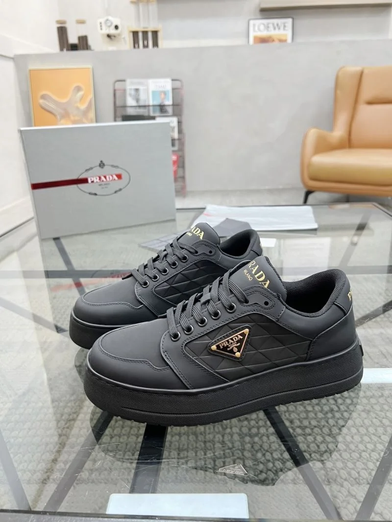 Functional Prada Low Shoes 33732