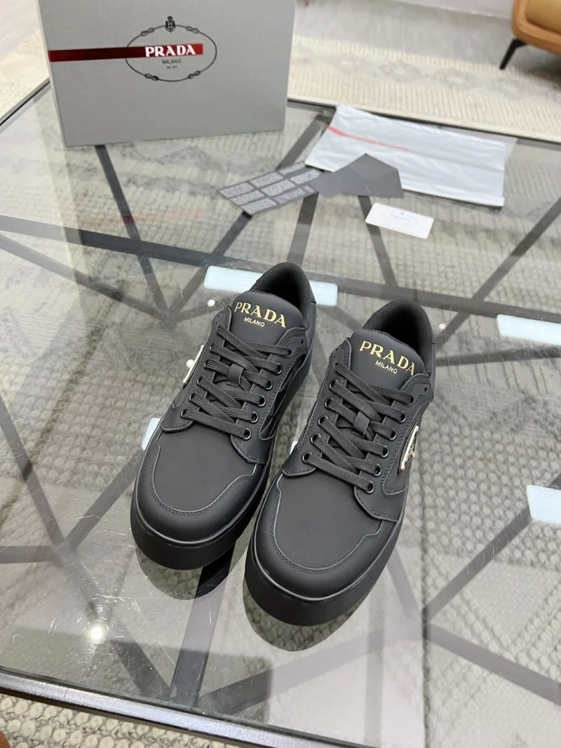 Functional Prada Low Shoes 33732