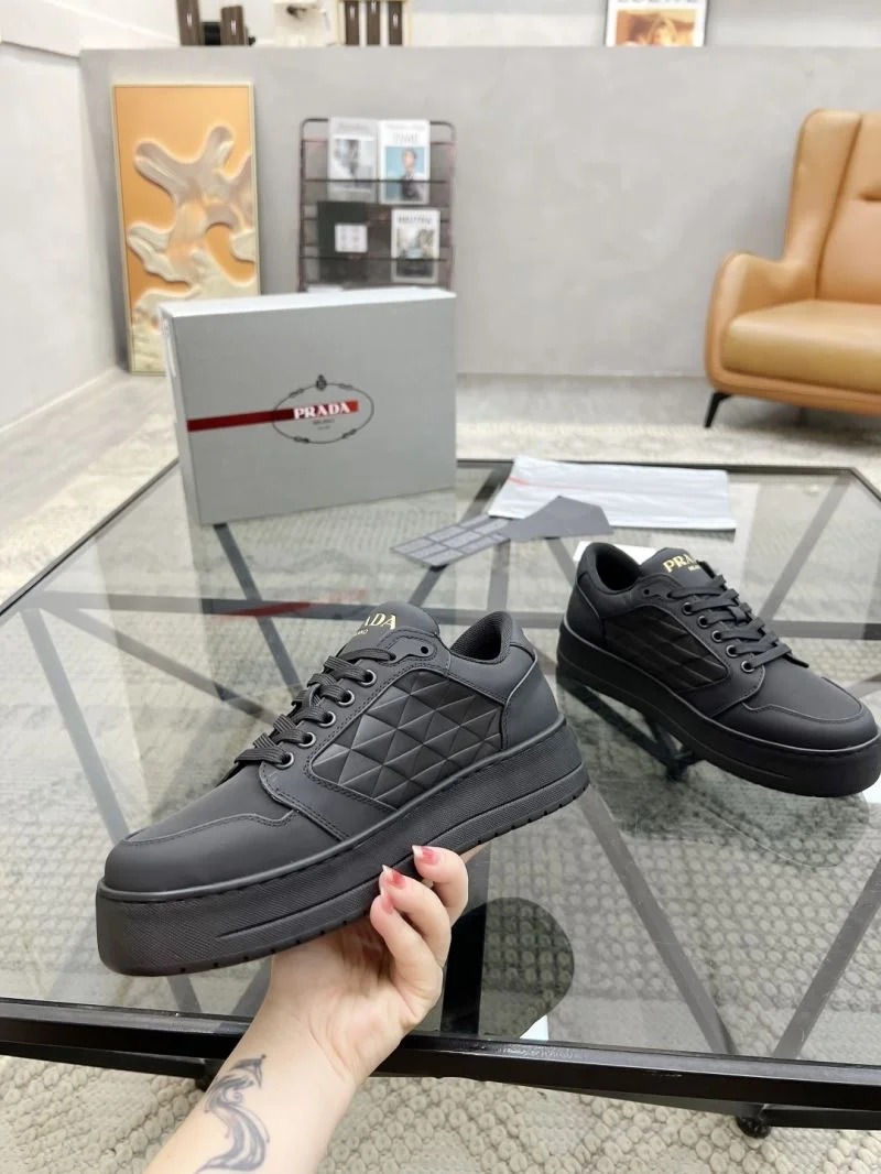 Functional Prada Low Shoes 33732