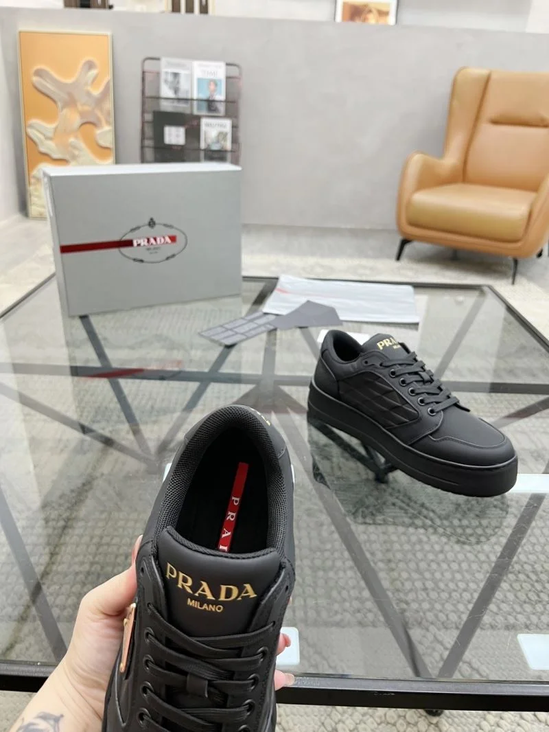 Functional Prada Low Shoes 33732