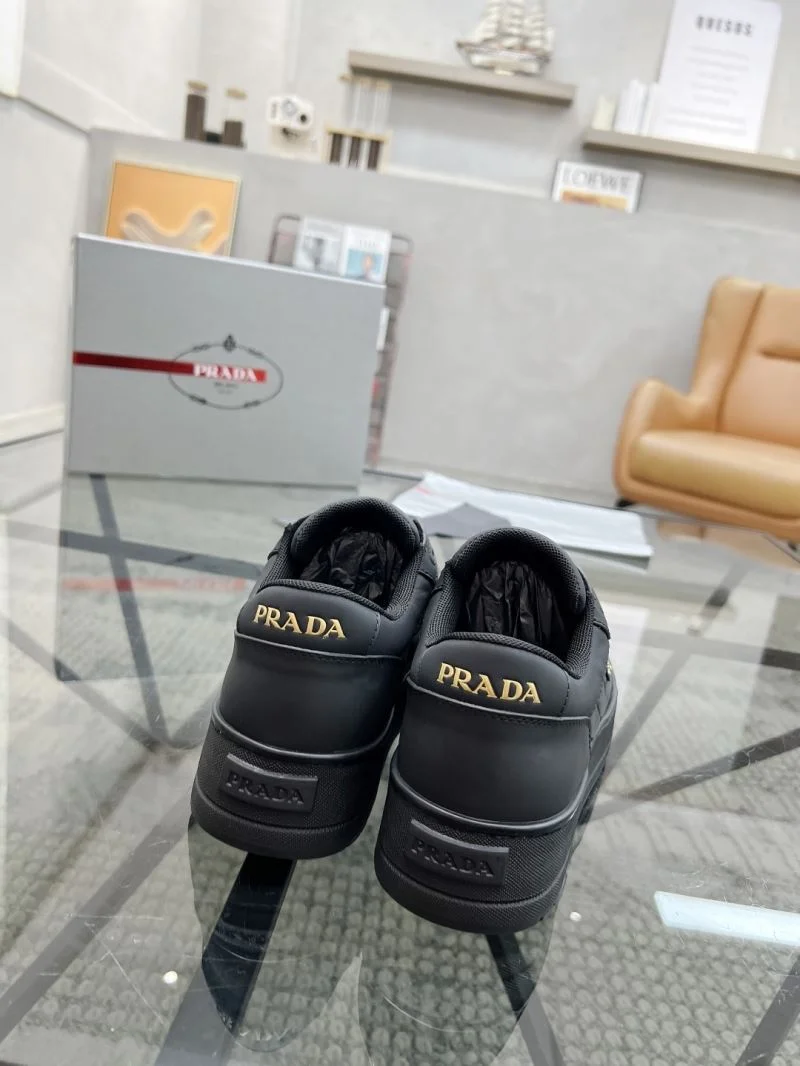 Functional Prada Low Shoes 33732