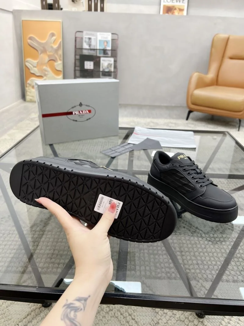 Functional Prada Low Shoes 33732
