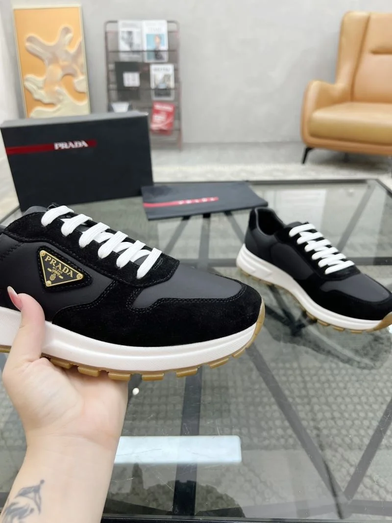 Modern Prada Low Shoes 33710